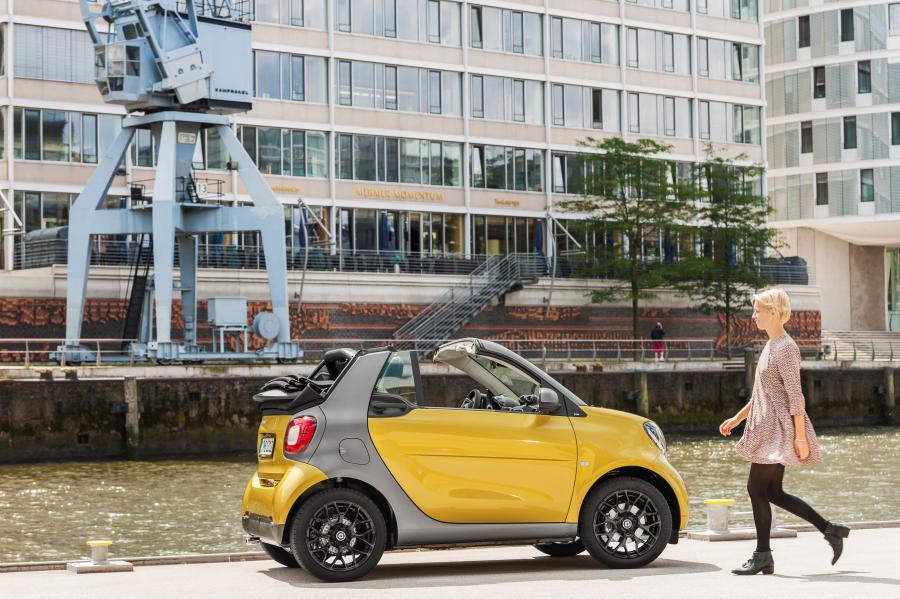  Smart ForTwo Prime Cabrio 2016 года  (фото 26 из 33)